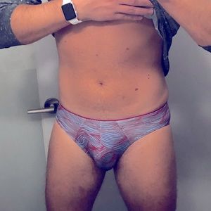 2xist briefs. Micro Sliq Collection. Size small